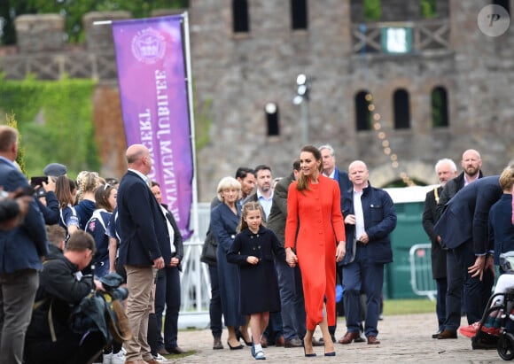 Catherine (Kate) Middleton, duchesse de Cambridge, et la princesse Charlotte de Cambridge en visite au château de Cardiff, Royaume Uni, le 4 juin 2022, à l'occasion du jubilé de platine de la reine d'Angleterre. 