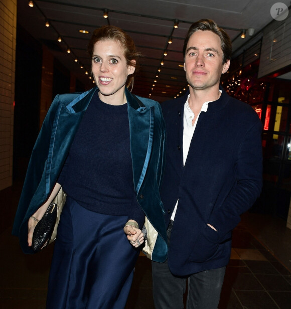 Princesse Beatrice et Edoardo Mapelli à la première de "James Blunt: One Brit Wonder" au Picturehouse Central à Londres.