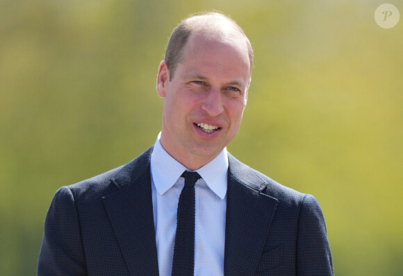 Le prince William de Galles en visite à la "St. Michael's High School" à Sandwell.