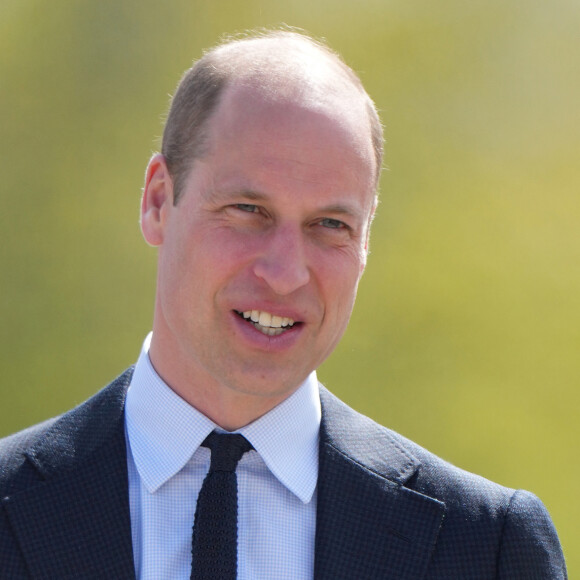 Le prince William de Galles en visite à la "St. Michael's High School" à Sandwell.