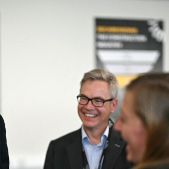 Le prince William, prince de Galles, visite la société Low Carbon Materials à Seaham, le 30 avril 2024. L'entreprise travaille à créer des alternatives de matériaux de construction à faible émission de carbone. 