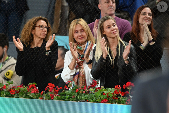 Ana María Parera et Maribel Nadal - La famille proche de Rafael Nadal est émue après sa défaite en huitième de finale au Tournoi de tennis de Madrid (Mutua Madrid Open) le 30 avril 2024. 