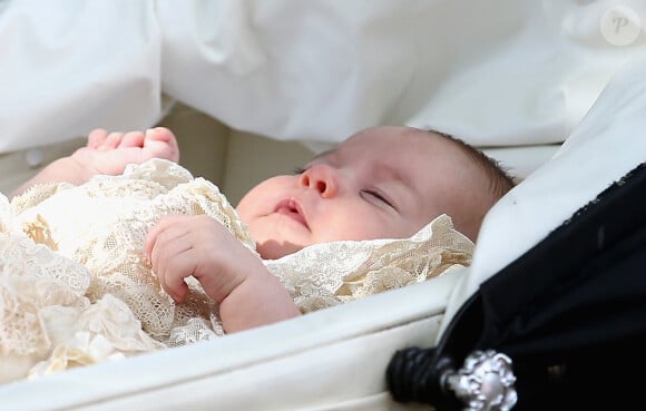 La princesse Charlotte de Cambridge - Sorties après le baptême de la princesse Charlotte de Cambridge à l'église St. Mary Magdalene à Sandringham, le 5 juillet 2015. 