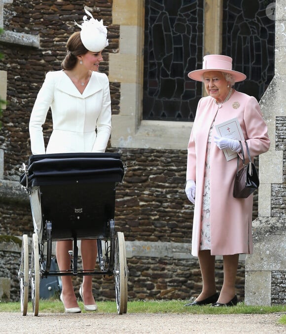 Catherine Kate Middleton, la duchesse de Cambridge et sa fille la princesse Charlotte de Cambridge, la reine Elisabeth II - Sorties après le baptême de la princesse Charlotte de Cambridge à l'église St. Mary Magdalene à Sandringham, le 5 juillet 2015. 