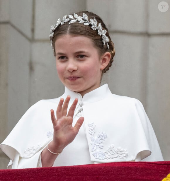 La princesse Charlotte de Galles - La famille royale britannique salue la foule sur le balcon du palais de Buckingham lors de la cérémonie de couronnement du roi d'Angleterre à Londres le 5 mai 2023. 