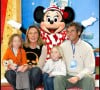 Qu'elle a eus avec son mari Patrice
Geraldine Carré avec son mari Patrice et leurs enfants pour celebrer le Noel d'Eurodisney a DisneyLand Paris .