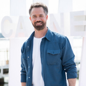 En janvier 2009, le chanteur a fait face à la mort tragique de son jumeau, à seulement 29 ans.
Emmanuel Moire assiste au Photocall de Demain Nous Appartient dans le cadre du 7ème Festival International CanneSeries à Cannes, France, le 6 avril 2024. Photo par Aurore Marechal/ABACAPRESS.COM