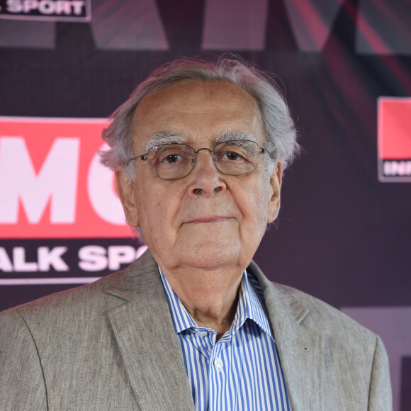 Bernard Pivot - JM Larqué présente sa dernière émission "Larqué Foot" sur RMC en direct d'un Bateaux-Mouches à Paris le 8 juin 2018 © Giancarlo Gorassini/Bestimage