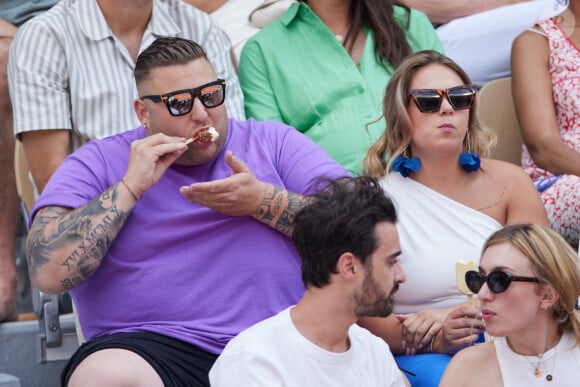 Le couple star de Youtube "Nicocapone" (Nicolas "Nico" Scudéri et Daniela "Dani" Pinto en tribunes lors des Internationaux de France de tennis de Roland Garros 2023, à Paris, France, le 9 juin 2023. © Jacovides-Moreau/Bestimage