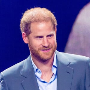 Il s'avère que les plannings d'Harry et de Charles III pour la journée du mercredi est plutôt bien.
Harry, duc of Sussex - Cérémonie d'ouberture des Invictus Games 2023 à Dusseldorf.