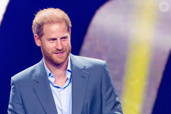 Il s'avère que les plannings d'Harry et de Charles III pour la journée du mercredi est plutôt bien.
Harry, duc of Sussex - Cérémonie d'ouberture des Invictus Games 2023 à Dusseldorf.