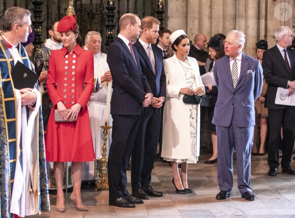 A la même heure, soit 18h mercredi, ils devraient avoir terminé leurs engagements respectifs et seront à moins de 5 km l'un de l'autre !
Catherine Kate Middleton, duchesse de Cambridge, le prince William, duc de Cambridge, le prince Harry, duc de Sussex, Meghan Markle, enceinte, duchesse de Sussex, le prince Charles, prince de Galles lors de la messe en l'honneur de la journée du Commonwealth à l'abbaye de Westminster à Londres le 11 mars 2019.