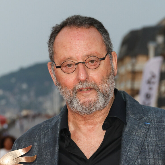 Jean Reno sur le tapis rouge du prix du court métrage lors du 37ème festival du film de Cabourg (37ème journées romantiques du 14 au 18 juin 2023), à Cabourg, France, le 16 juin 2023. © Coadic Guirec/Bestimage 