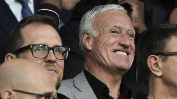 PHOTOS Didier Deschamps : Son fils Dylan est fiancé à Mathilde ! Gros diamant, pétales de roses.. Une demande tellement féérique