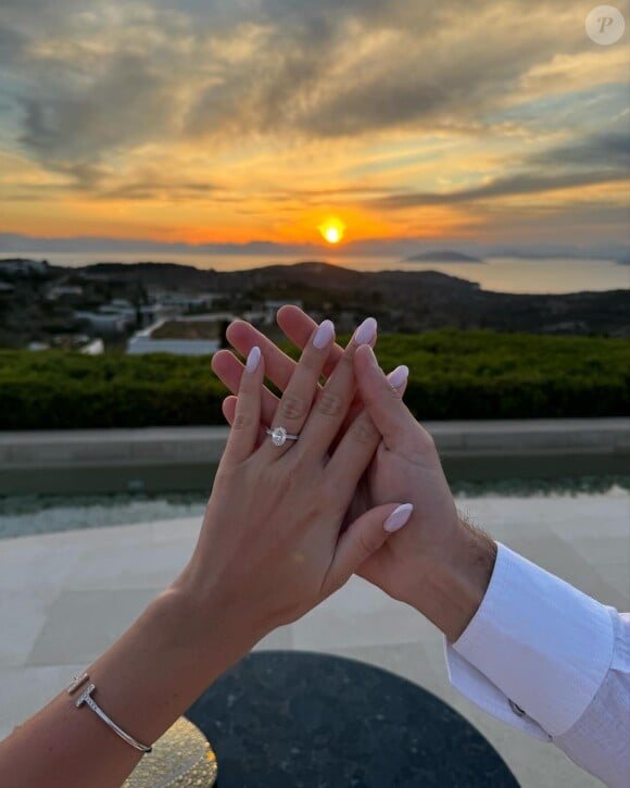 Dylan Deschamps et sa compagne Mathilde annoncent leurs fiançailles sur Instagram, mai 2024.
