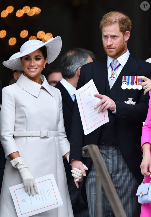 Le mari de Meghan Markle est de retour en Angleterre
 
Harry, duc de Sussex, et Meghan Markle - Les membres de la famille royale et les invités lors de la messe célébrée à la cathédrale Saint-Paul de Londres, dans le cadre du jubilé de platine (70 ans de règne) de la reine Elisabeth II d'Angleterre. Londres, le 3 juin 2022.