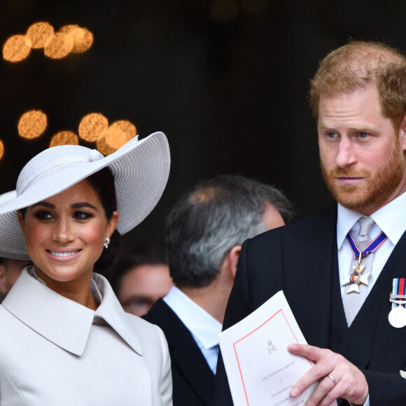 Le mari de Meghan Markle est de retour en Angleterre
 
Harry, duc de Sussex, et Meghan Markle - Les membres de la famille royale et les invités lors de la messe célébrée à la cathédrale Saint-Paul de Londres, dans le cadre du jubilé de platine (70 ans de règne) de la reine Elisabeth II d'Angleterre. Londres, le 3 juin 2022.