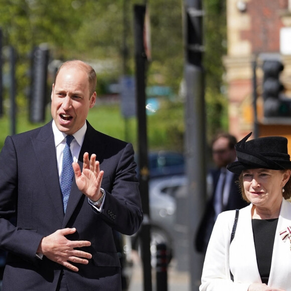Il a rencontré des locaux pour suivre l'avancée de travaux concernant des foyers pour sans-abri et s'est ensuite détendu en bord de mer
Le prince William, prince de Galles, visite James' Place à Newcastle, Royaume Uni, le 30 avril 2024, un centre de prévention du suicide proposant une thérapie gratuite aux hommes suicidaires du Nord-Est. Une petite foule s'était rassemblée dehors pour accueillir le prince. Un petit garçon chanceux Max O'Connell, âgé de 3 ans, qui se tenait avec ses parents, a eu la chance de prendre une photo avec le Prince. Le Prince est arrivé dans le Nord-Est par hélicoptère.