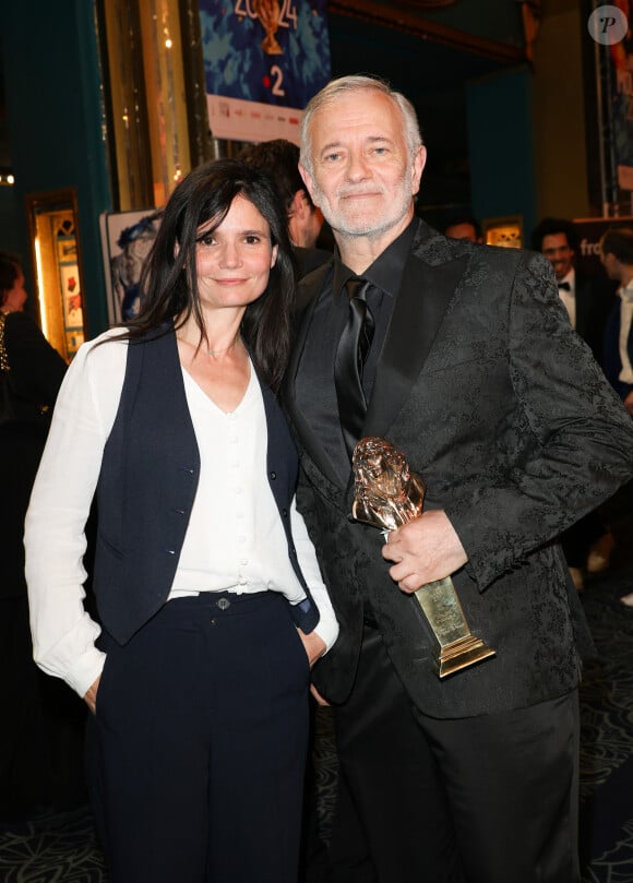 Salomé Lelouch et Francis Huster (Molière d'honneur) - 35ème cérémonie des Molières aux Folies Bergère à Paris le 6 mai 2024. © Coadic Guirec / Bestimage