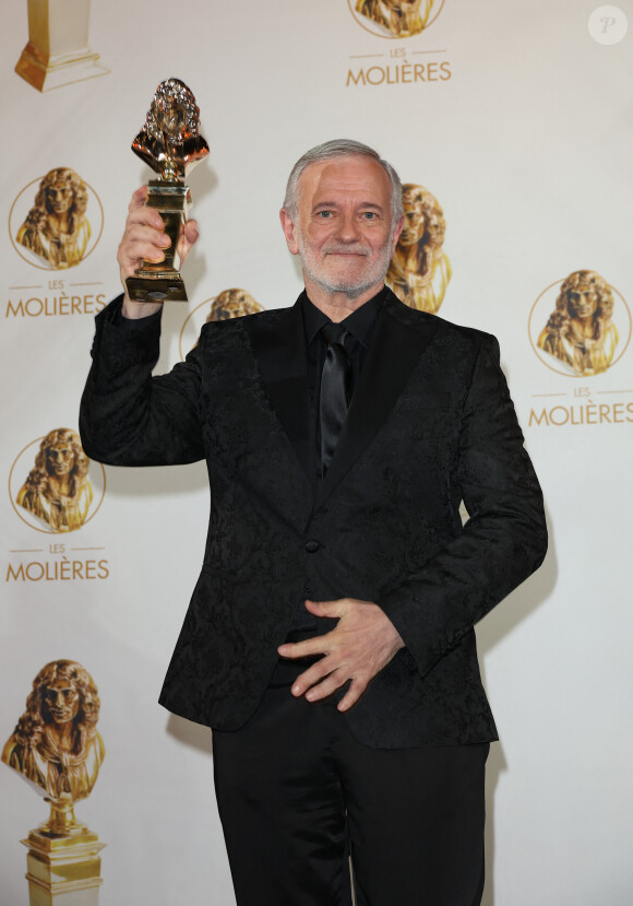 Francis Huster (Molière d'honneur) - 35ème cérémonie des Molières aux Folies Bergère à Paris le 6 mai 2024. © Coadic Guirec / Bestimage