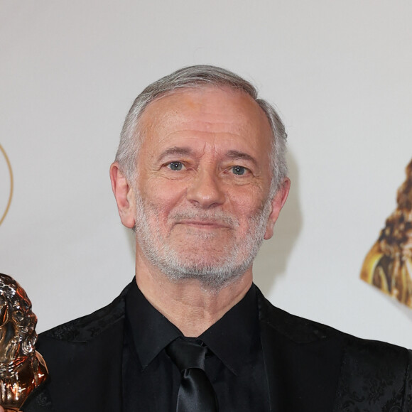 Francis Huster (Molière d'honneur) - 35ème cérémonie des Molières aux Folies Bergère à Paris le 6 mai 2024. © Coadic Guirec / Bestimage