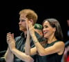 Et qui veut dire beaucoup pour elle et Harry puisque c'est celle qu'elle portait au 1er anniversaire d'Archie et sur les photos publiées pour annoncer sa 2nde grossesse
Le prince Harry et Meghan Markle assistent à la finale de basket en fauteuil roulant lors des Invictus Games 2023 à Dusseldorf le 13 septembre 2023. 