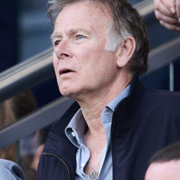 Franck Dubosc - Célébrités dans les tribunes du match de Ligue 1 Uber Eats "PSG-Toulouse" (1-3) au Parc des Princes à Paris le 12 mai 2024. © Cyril Moreau/Bestimage