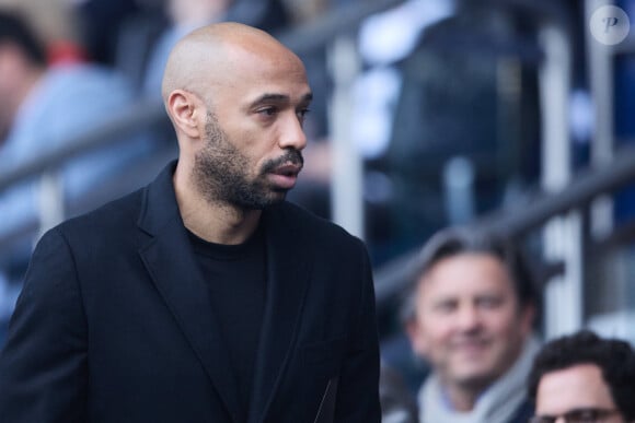 Thierry Henry - Célébrités dans les tribunes du match de Ligue 1 Uber Eats "PSG-Toulouse" (1-3) au Parc des Princes à Paris le 12 mai 2024. © Cyril Moreau/Bestimage