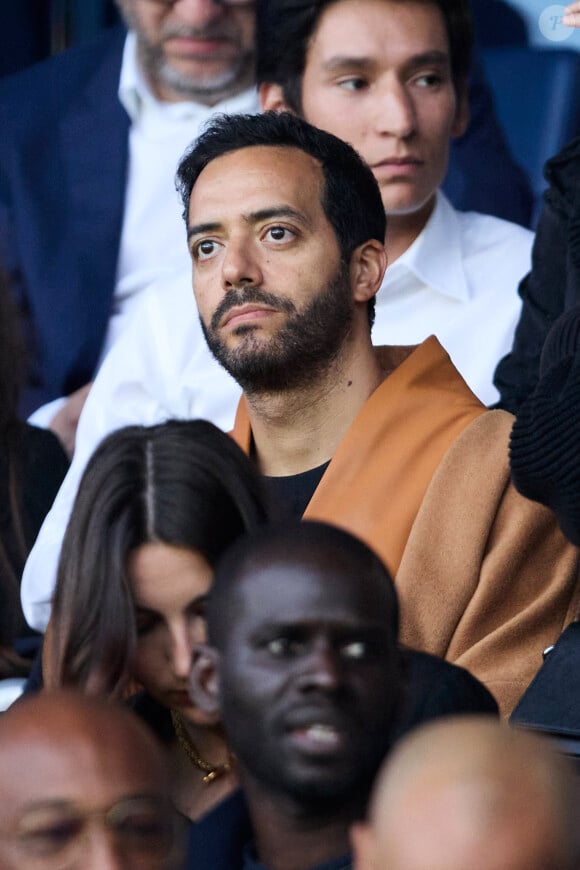 Tarek Boudali - Célébrités dans les tribunes du match de Ligue 1 Uber Eats "PSG-Toulouse" (1-3) au Parc des Princes à Paris le 12 mai 2024. © Cyril Moreau/Bestimage