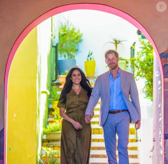 Le prince Harry, duc de Sussex, et Meghan Markle, duchesse de Sussex, lors des célébrations de la fête du patrimoine dans le quartier de Bo Kaap dit "Cape Malay" au Cap, Afrique du Sud, le 24 septembre 2019. 