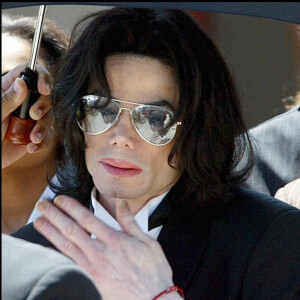 Un classement qu'il partage avec Michael Jackson, Mylène Farmer et les Rolling Stones... La classe !
Michael Jackson acquitté des charges qui pesaient contre lui. Le 13 juin 2005