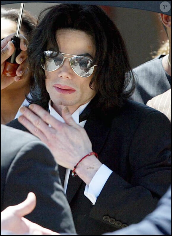 Un classement qu'il partage avec Michael Jackson, Mylène Farmer et les Rolling Stones... La classe !
Michael Jackson acquitté des charges qui pesaient contre lui. Le 13 juin 2005