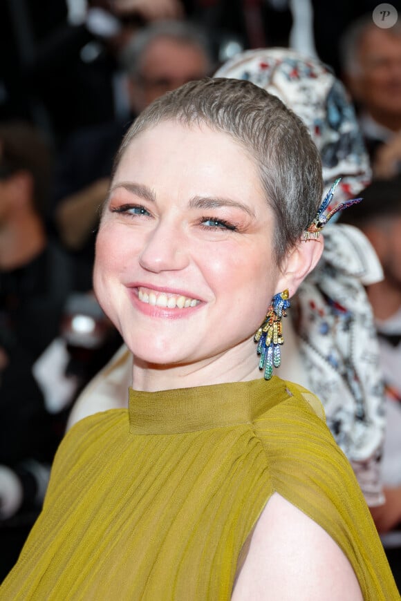 Emilie Dequenne - Montée des marches du film " Le deuxième acte " pour la cérémonie d'ouverture du 77ème Festival International du Film de Cannes, au Palais des Festivals à Cannes. Le 14 mai 2024 © Jacovides-Moreau / Bestimage 