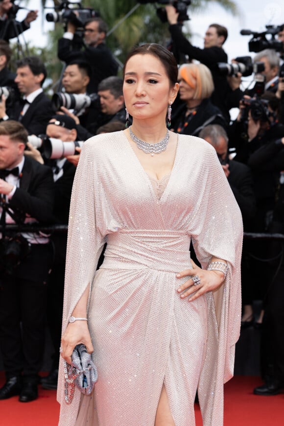 Gong Li - Montée des marches du film " Le deuxième acte " pour la cérémonie d'ouverture du 77ème Festival International du Film de Cannes, au Palais des Festivals à Cannes. Le 14 mai 2024 © Olivier Borde / Bestimage 