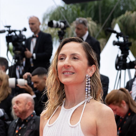 Camille Chamoux - Montée des marches du film " Le deuxième acte " pour la cérémonie d'ouverture du 77ème Festival International du Film de Cannes, au Palais des Festivals à Cannes. Le 14 mai 2024 © Olivier Borde / Bestimage 