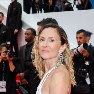 Camille Chamoux - Montée des marches du film " Le deuxième acte " pour la cérémonie d'ouverture du 77ème Festival International du Film de Cannes, au Palais des Festivals à Cannes. Le 14 mai 2024 © Jacovides-Moreau / Bestimage 