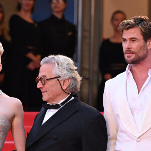 Alyla Browne, Anya Taylor-Joy, George Miller, Chris Hemsworth, Elsa Pataky et Tom Burke à l'avant-première mondiale de "Furiosa : Une saga Mad Max" lors du Festival de Cannes, le 15 mai 2024. Photo: Doug Peters/PA Wire.