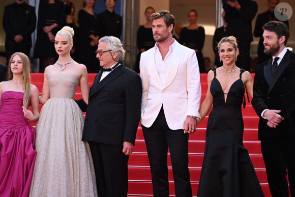 Alyla Browne, Anya Taylor-Joy, George Miller, Chris Hemsworth, Elsa Pataky et Tom Burke à l'avant-première mondiale de "Furiosa : Une saga Mad Max" lors du Festival de Cannes, le 15 mai 2024. Photo: Doug Peters/PA Wire.