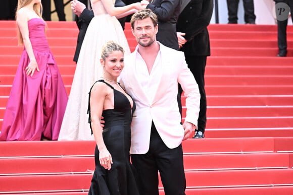 Chris Hemsworth l'a joué très décontracté avec la chemise ouverte et sans noeud papillon

Chris Hemsworth and Elsa Pataky à l'avant-première mondiale de "Furiosa : Une saga Mad Max" lors du Festival de Cannes, le 15 mai 2024. Photo: Doug Peters/PA Wire.