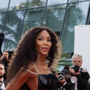 Naomi Campbell - Montée des marches du film " Furiosa : A Mad Max Saga " pour la cérémonie d'ouverture du 77ème Festival International du Film de Cannes, au Palais des Festivals à Cannes. Le 15 mai 2024 © Olivier Borde / Bestimage 