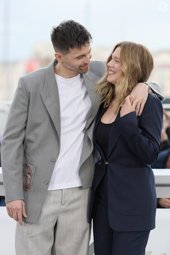 Une conférence de presse a été organisée au lendemain de la projection du film
Raphaël Quenard et Léa Seydoux - Photocall du film "Le deuxième acte", présenté hors compétition, lors du 77ème Festival International du Film de Cannes (14 - 25 mai 2024), le 15 mai 2024. 