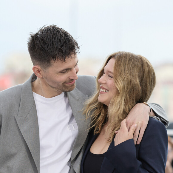 Une conférence de presse a été organisée au lendemain de la projection du film
Raphaël Quenard et Léa Seydoux - Photocall du film "Le deuxième acte", présenté hors compétition, lors du 77ème Festival International du Film de Cannes (14 - 25 mai 2024), le 15 mai 2024. 