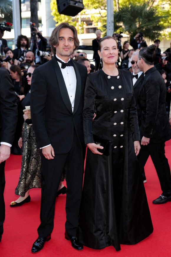 Dimitri Rassam et sa mère Carole Bouquet - Montée des marches du film " Megalopolis " lors du 77ème Festival International du Film de Cannes, au Palais des Festivals à Cannes. Le 16 mai 2024 © Jacovides-Moreau / Bestimage 