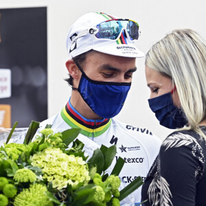 Le cycliste français Julian Alaphilippe remporte sa troisième Flèche Wallonne à Huy en Belgique, le 21 avril 2021, après ses précédentes victoires en 2018 et 2019. Il a devancé Primoz Roglic (Jumbo-Visma) et Alejandro Valverde (Movistar). © Photo News / Panoramic / Bestimage