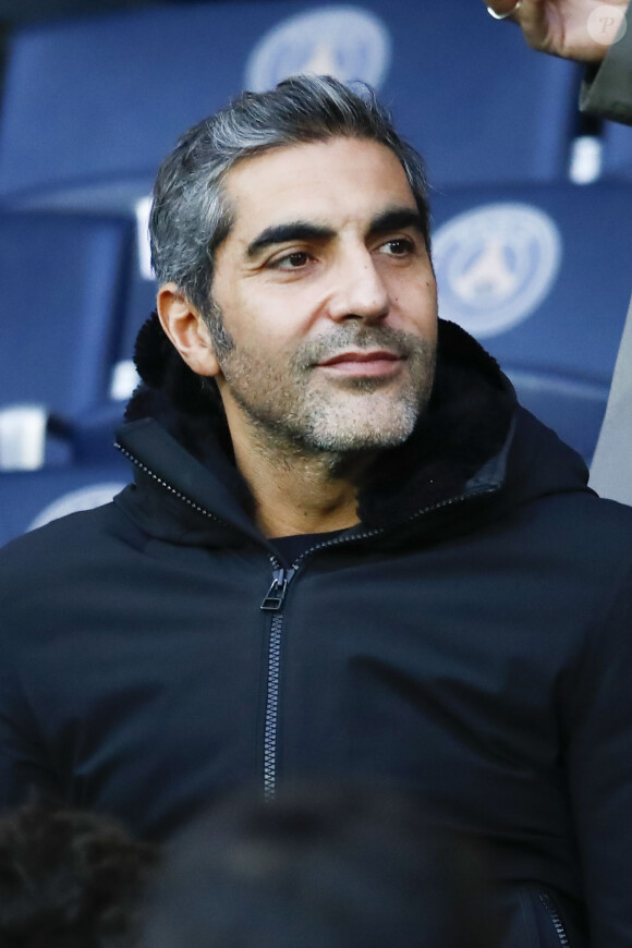 Il y raconte notamment "ce qu'il a vécu".
Franck Gastambide et et Ary Abittan dans les tribunes du match de Ligue 1 Conforama PSG 5-0 Montpellier au Parc des Princes à Paris le 1 février 2020 © Gwendoline Le Goff / Panoramic / Bestimage