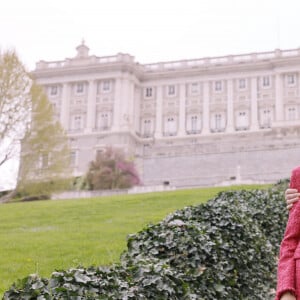 Le roi Felipe d'Espagne, la reine Letizia, leurs filles la princesse Leonor et la princesse Sofia posent à l'occasion de leur 20 ème anniversaire de mariage - Madrid le 17 mai 2024 © Casa de S.M. El Rey / Bestimage 