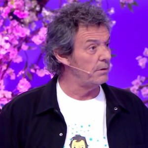  La raison ? Émilien est un jeune homme économe et pas particulièrement enclin aux petites attentions romantiques.
Jean-Luc Reichmann, TF1