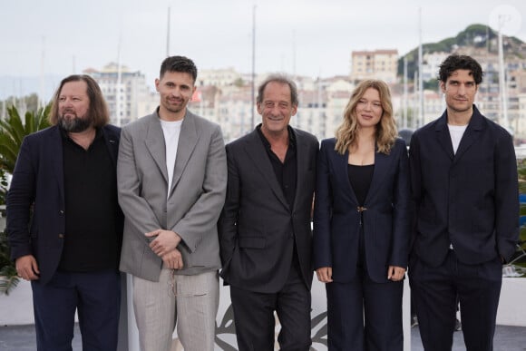 Manuel Guillot, Raphaël Quenard, Vincent Lindon, Léa Seydoux et Louis Garrel - Photocall du film "Le deuxième acte", présenté hors compétition, lors du 77ème Festival International du Film de Cannes (14 - 25 mai 2024), le 15 mai 2024.