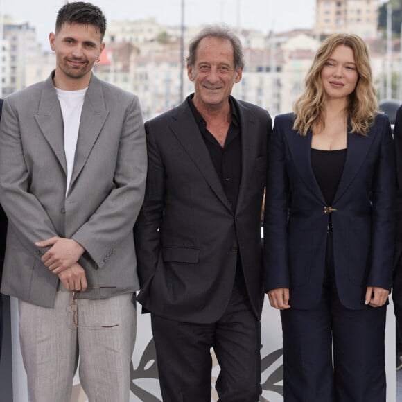 Manuel Guillot, Raphaël Quenard, Vincent Lindon, Léa Seydoux et Louis Garrel - Photocall du film "Le deuxième acte", présenté hors compétition, lors du 77ème Festival International du Film de Cannes (14 - 25 mai 2024), le 15 mai 2024.