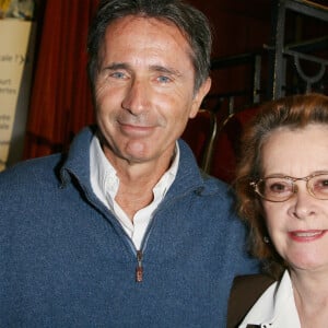 Bien qu'elle ait longtemps gardé des liens avec la troupe...
Les acteurs français Thierry Lhermitte et Dominique Lavanant assistent à la conférence de presse de la Fondation recherche médicale à la Tour Eiffel à Paris, France, le 25 septembre 2007. Photo par Denis Guignebourg/ABACAPRESS.COM